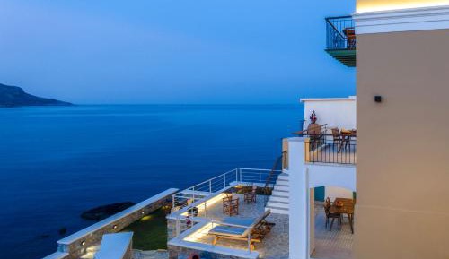 Two-Bedroom Deluxe Apartment with Ocean View