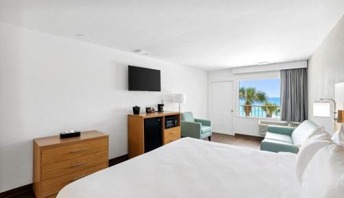 Beachfront Classic Room - King Bed