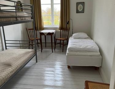 Economy Triple Room with Shared Bathroom