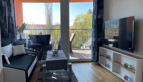 One-Bedroom Apartment with City View