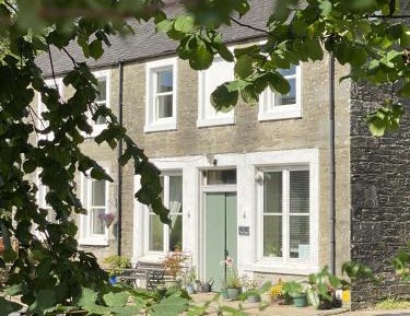 Deluxe Two-Bedroom Apartment with Garden View