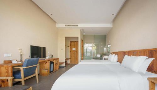 Twin Room with Pool View