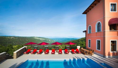 Queen Room with Pool View