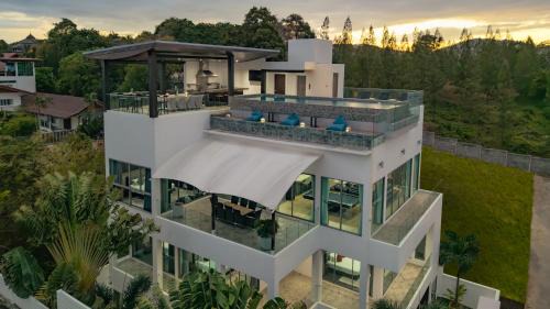 Villa with Sea View