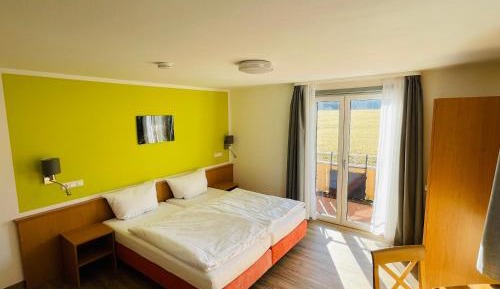 Double Room (1 Adult)