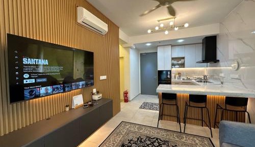 One-Bedroom Apartment with View