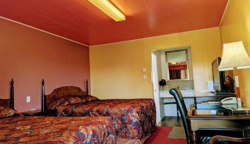 Deluxe Queen Room