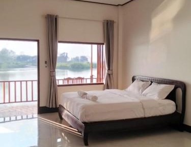 Studio with Lake View