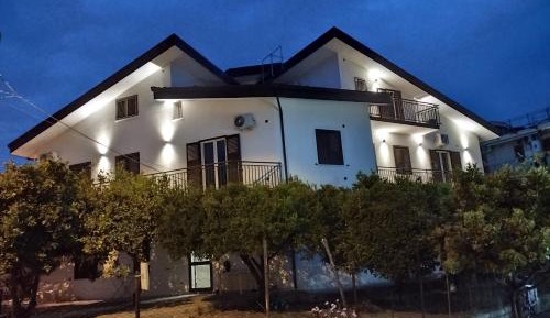 Three-Bedroom Standard Apartment