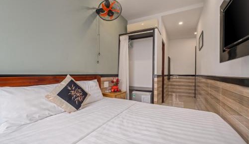 Standard Queen Room