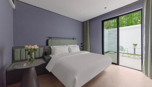 Premium Queen Room
