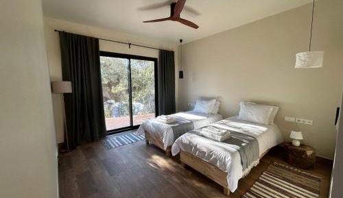 Twin Room with Mountain View