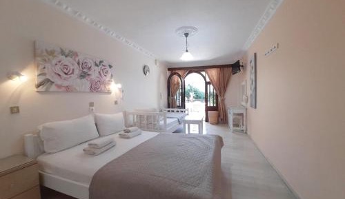 Studio with Sea View (3 Adults)