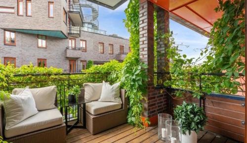 Two-Bedroom Apartment with Balcony and Sea View
