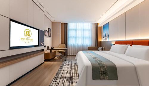 Deluxe Queen Room