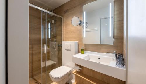 Duplex Family Room with Panoramic View