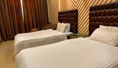 Deluxe Double or Twin Room with City View