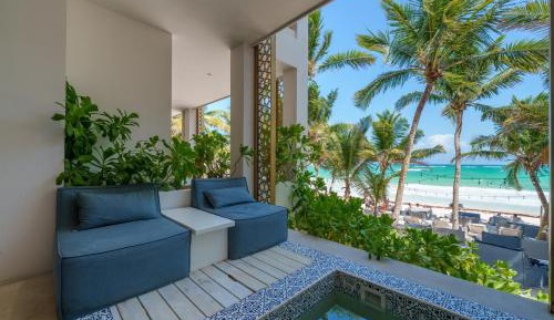 Luxury Beach Front Pool Suite 