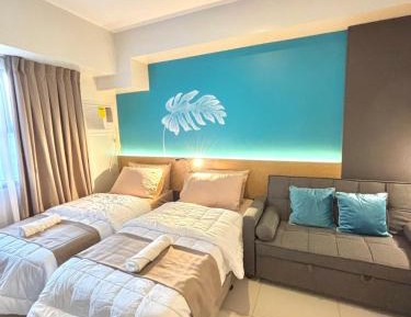 Studio with Mountain View