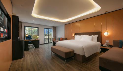 Grand Suite with Balcony