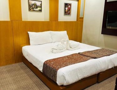 Twin Room with Private Bathroom