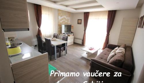 Apartment with Mountain View