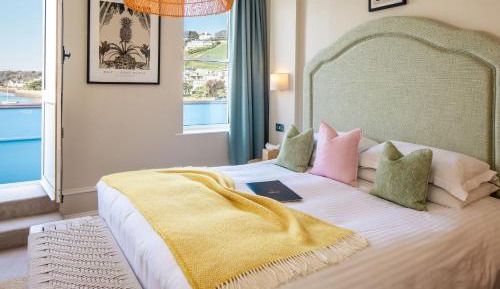 Deluxe Double Room with Balcony and Sea View