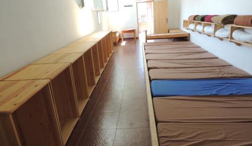 10-Bed Mixed Dormitory Room