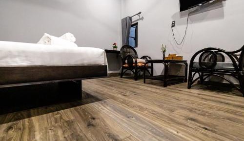 Deluxe Double Room with Shower
