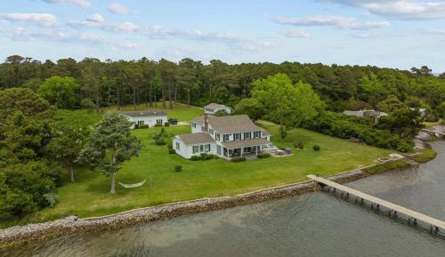 Four-Bedroom Holiday Home