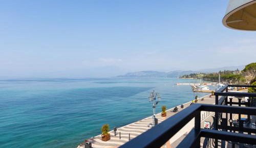 Superior Double or Twin Room with Balcony and Lake View