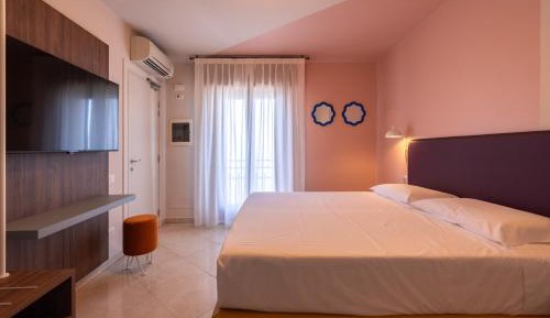 Superior Double or Twin Room with Lake View