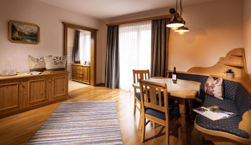 Studio (2 Adults)