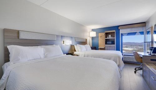 Standard Room with Two Queen Beds