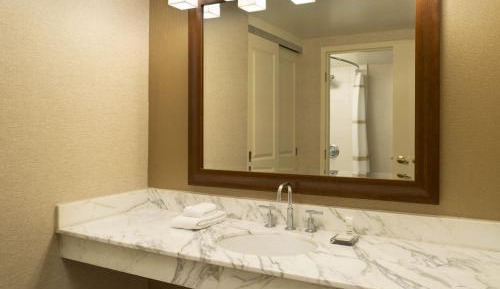King or Queen Room - Mobility Accessible with Tub