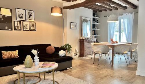 Three-Bedroom Deluxe Apartment