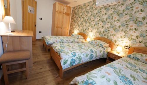 Comfort Triple Room with Shower