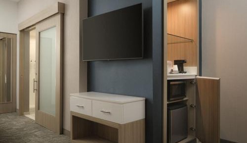 Queen Suite with Two Queen Bed