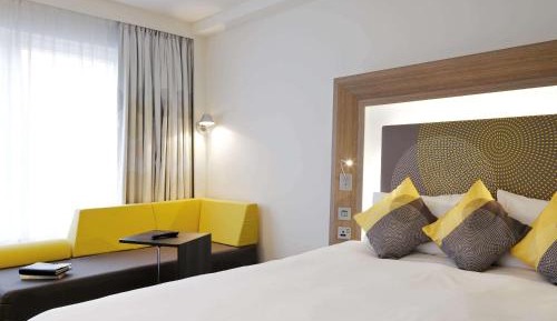 Superior Room with 1 Queen Bed