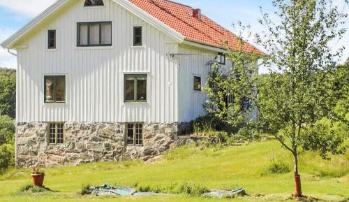 Two-Bedroom Holiday Home