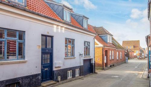 One-Bedroom Holiday Home