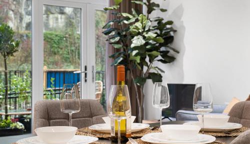One-Bedroom Apartment with Terrace