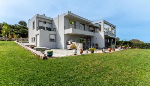 Two-Bedroom Apartment with Terrace and Sea View