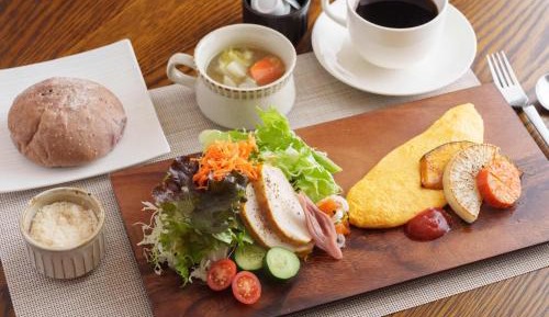 Twin Room with Shared Bathroom