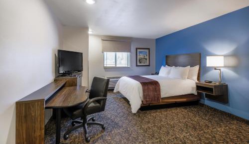 Queen Room - Mobility Accessible