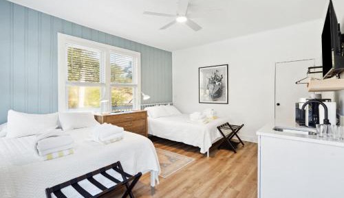 Deluxe Queen Room with Two Queen Beds