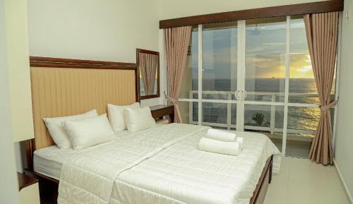 Two-Bedroom Apartment with Sea View