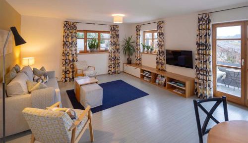 One-Bedroom Apartment with Garden