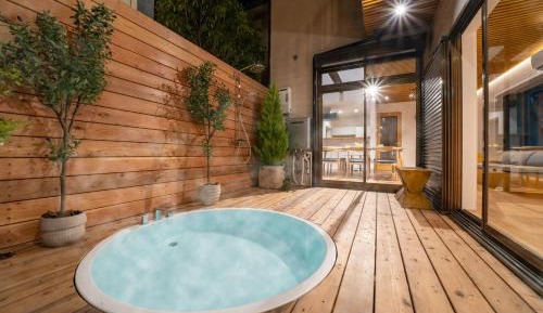 Four-Bedroom Apartment with Balcony 