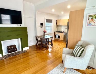 Deluxe Apartment